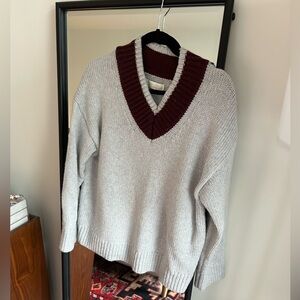 Abercrombie & Fitch - Merino Wool-Blend Contrast V-Neck Sweater - Size Small